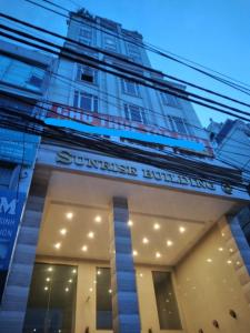Bán nhà mặt phố Nguyễn Hoàng, Mỹ Đình: Tòa nhà văn phòng 9 tầng, MT 9m, cho thuê 155tr/tháng